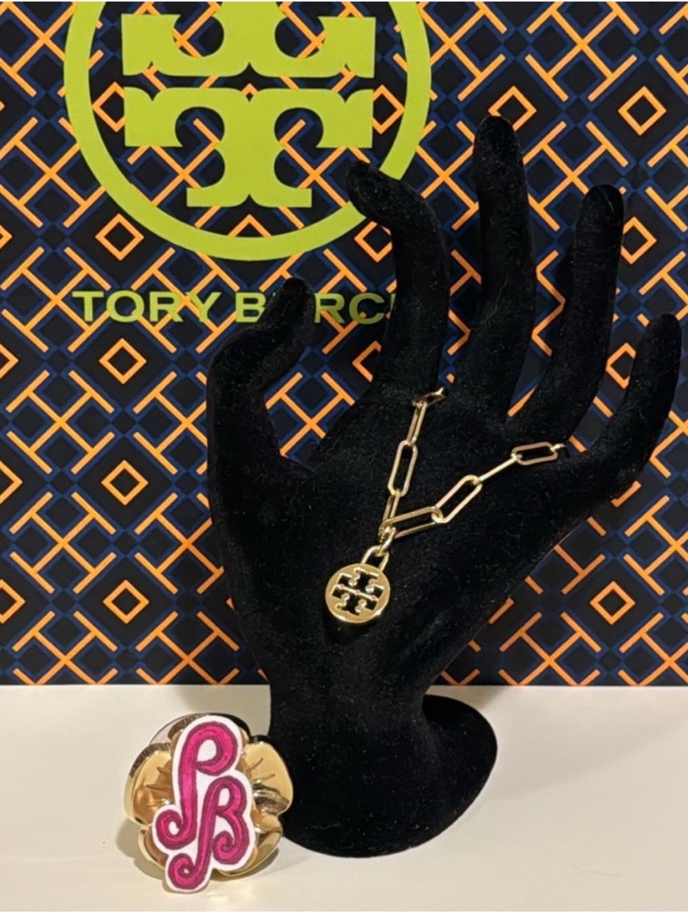 NEW✨NEW✨ Bracelet with Tory Burch Round Logo charm/ medallion